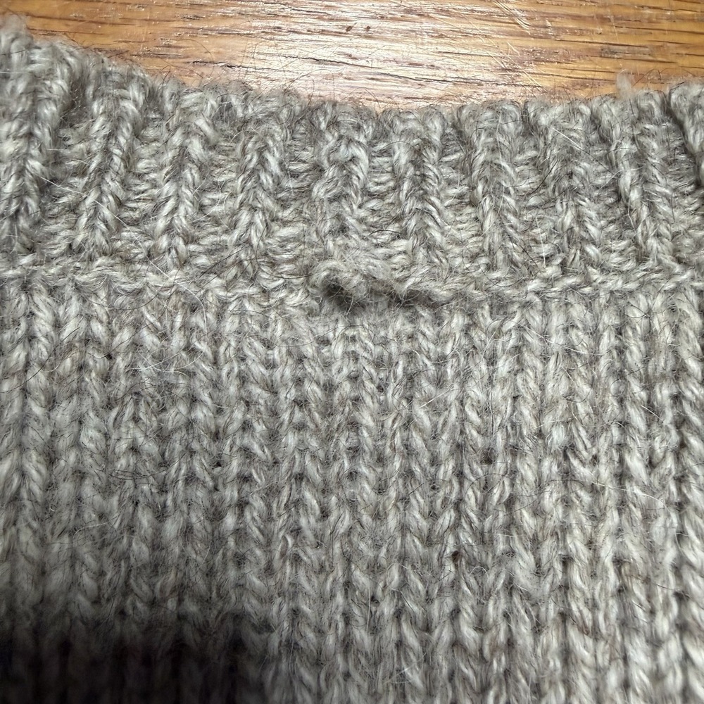 Vintage Abercrombie Fitch Cable Knit Shetland Wool Crewneck Sweater Sz M / L - Picture 12 of 15
